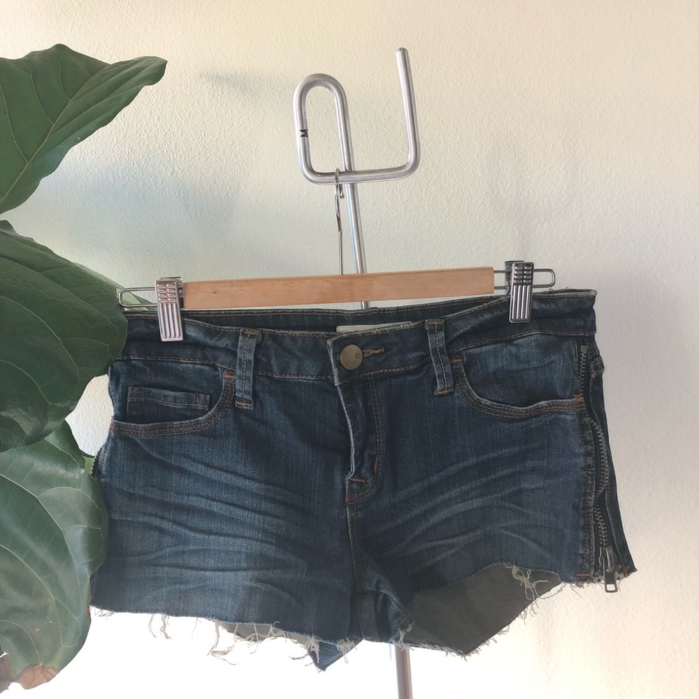 Women’s 2.1 Denim Distressed Shorts